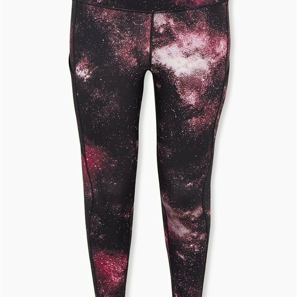 NWT Torrid galaxy active leggings with size pocket SIZE TORRID 2 - Picture 4 of 4